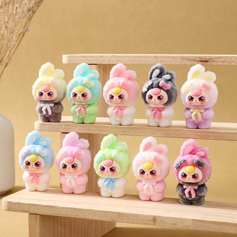 Baby Products Wholesale - กล่องสุ่มของเล่นน่ารัก Babythree สีไล่ระดับแบบฟล็อกกิ้ง ของตกแต่งโต๊ะทำงาน คาวาอี้ ขายส่ง