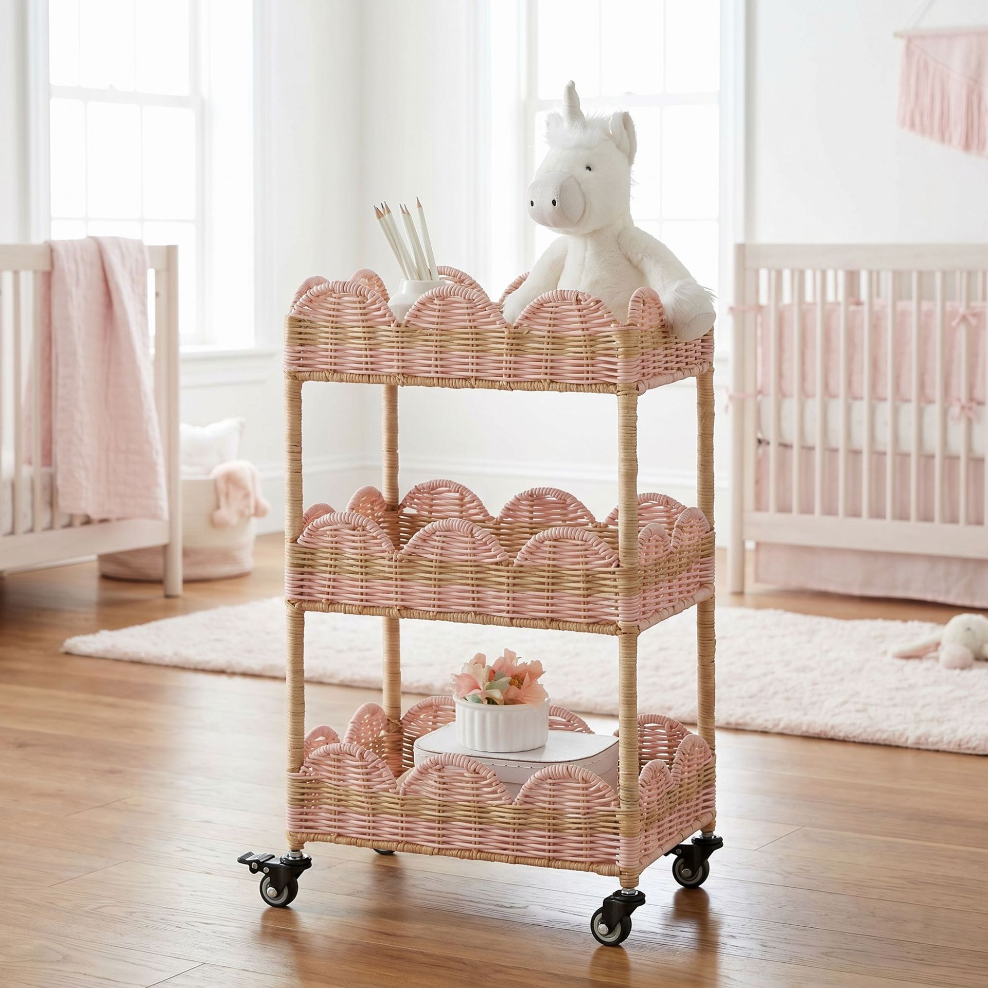 Baby Products Basket - ชั้นวางของแบบตะกร้าหวายเทียม สำหรับห้องนอน ชั้นวางขนมหลายชั้น ชั้นวางของใช้ในบ้านแบบถอดได้ ชั้นวางเก็บของใช้เด็ก
